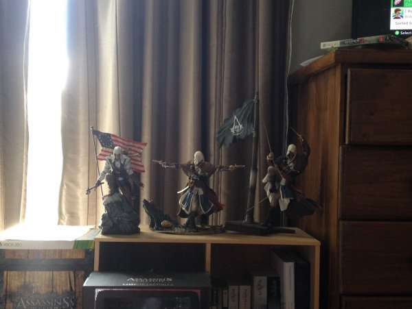 Assassins Creed Statues